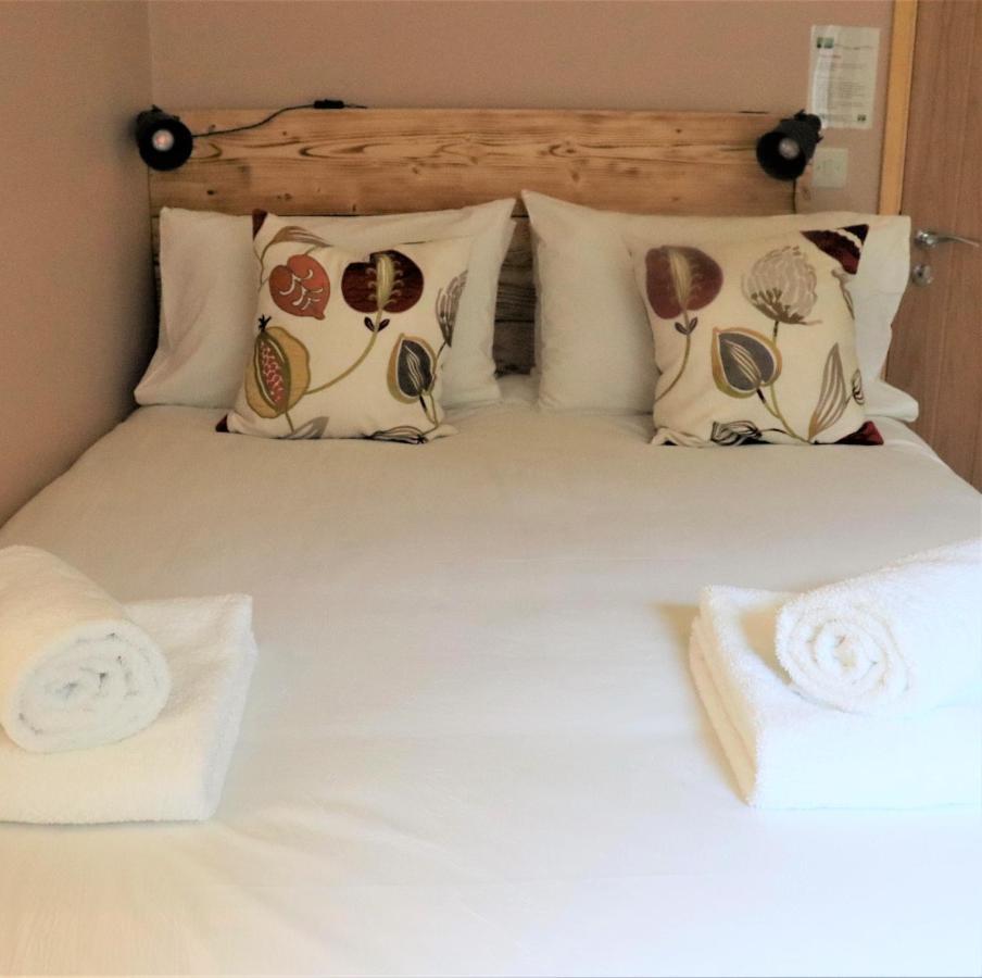 South Downs Eco Lodge & Camping East Meon Екстер'єр фото